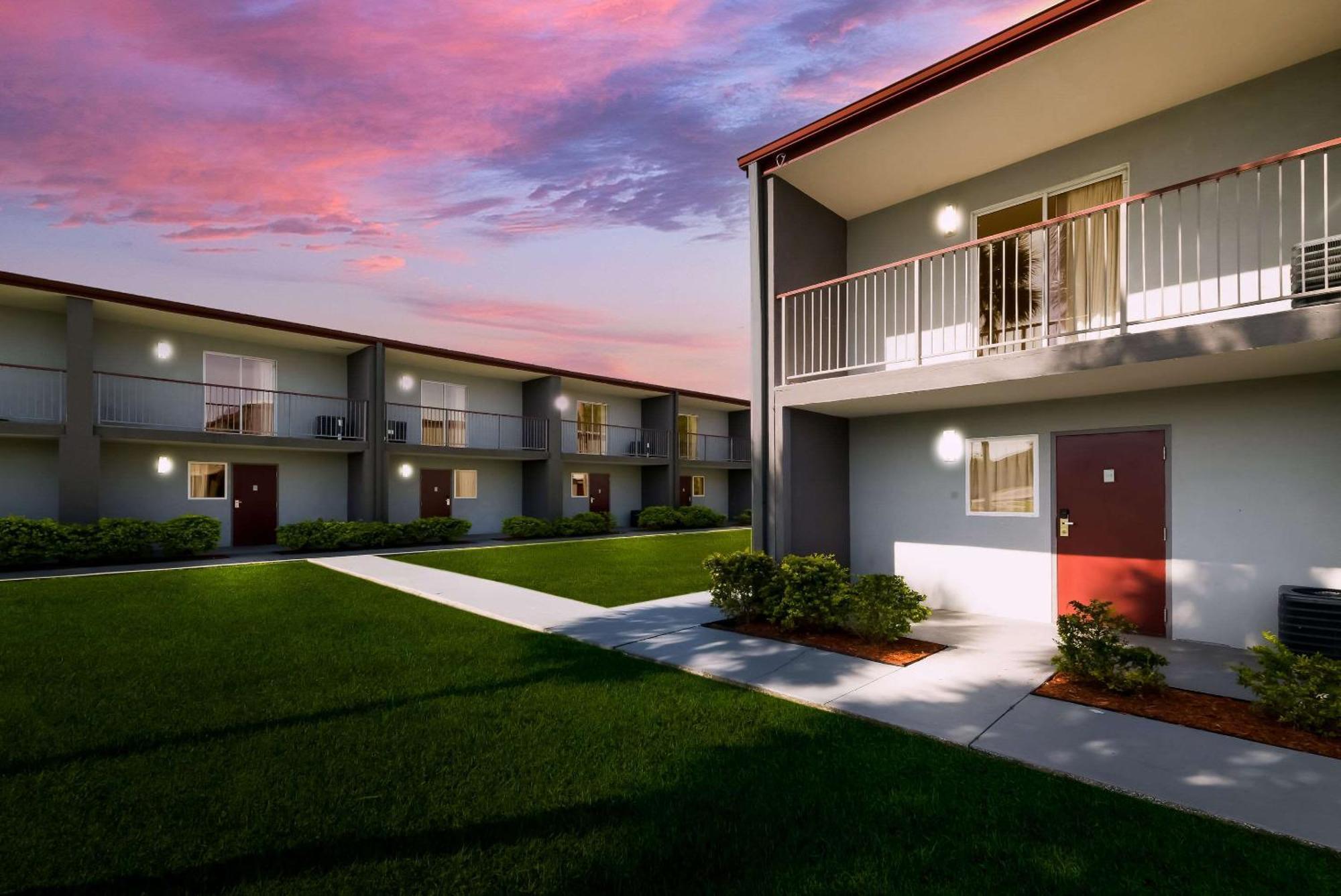 Quality Suites Wildwood - The Villages Bagian luar foto